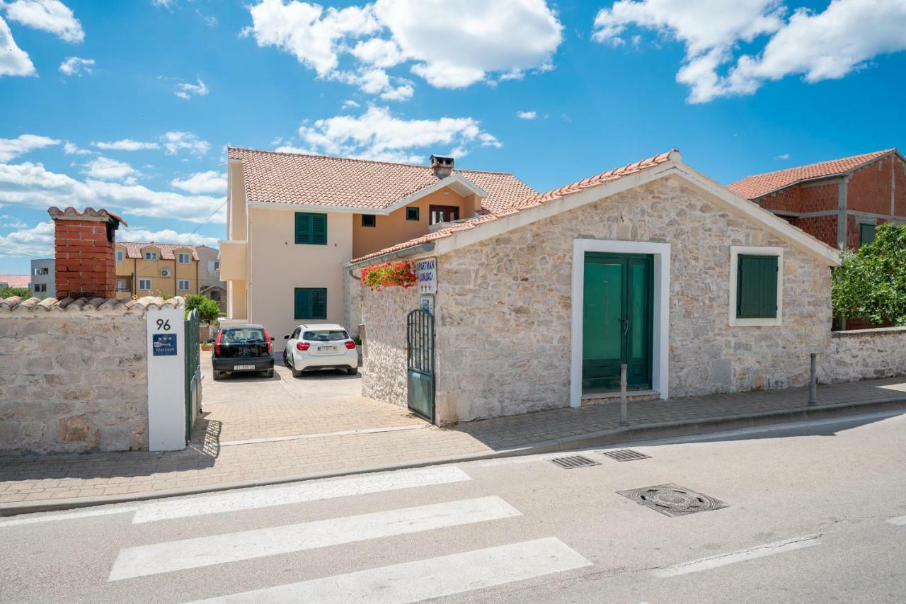 Apartments Janjac Vodice Bagian luar foto