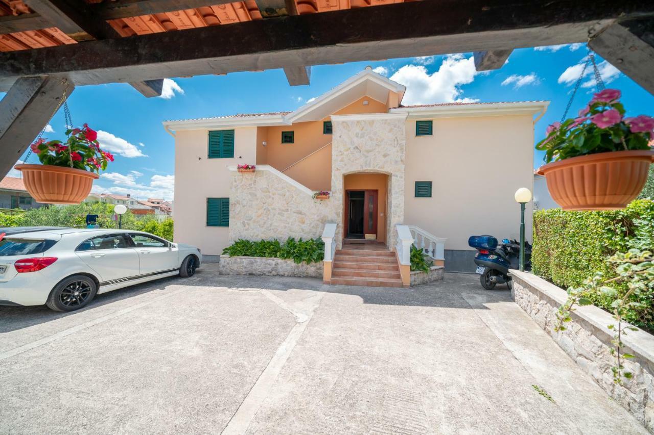 Apartments Janjac Vodice Bagian luar foto